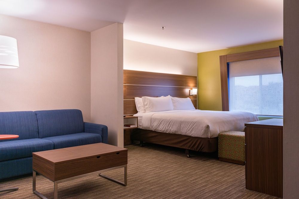 Holiday Inn Express Branford-New Haven by IHG 3