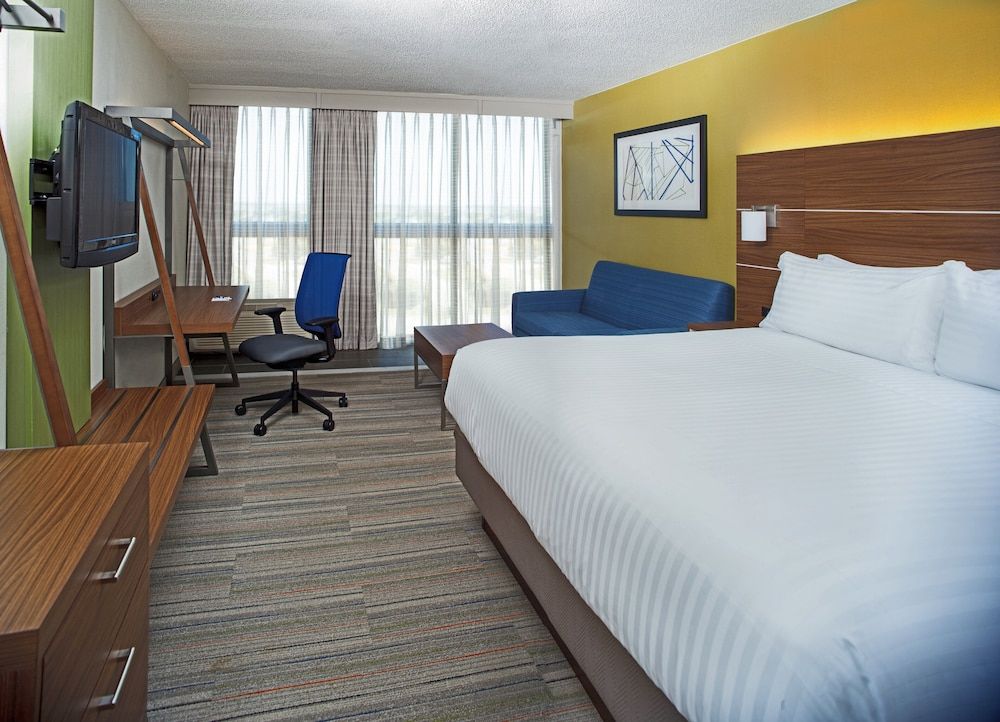 Holiday Inn Express Nags Head Oceanfront by IHG 3