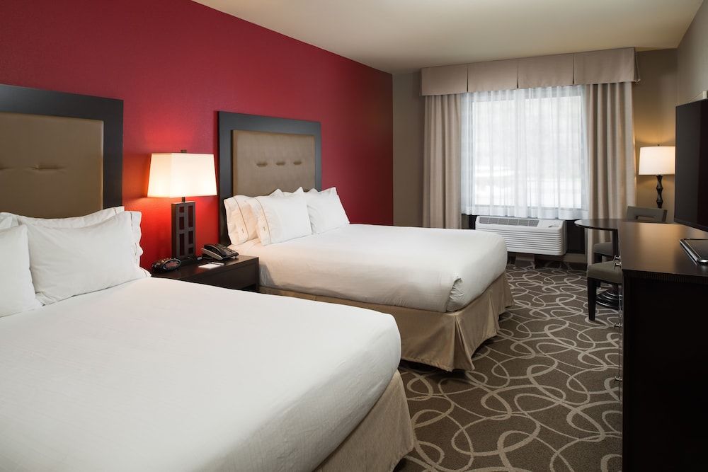 Holiday Inn Express Klamath - Redwood Ntl Pk Area by IHG 3