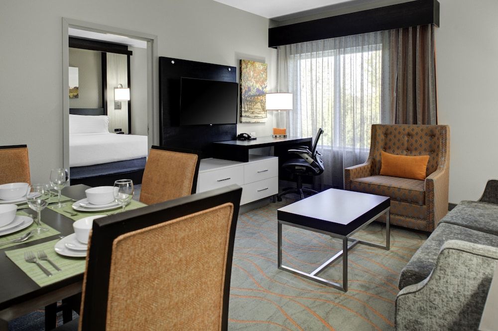 Holiday Inn Windsor Wine Country by IHG 3