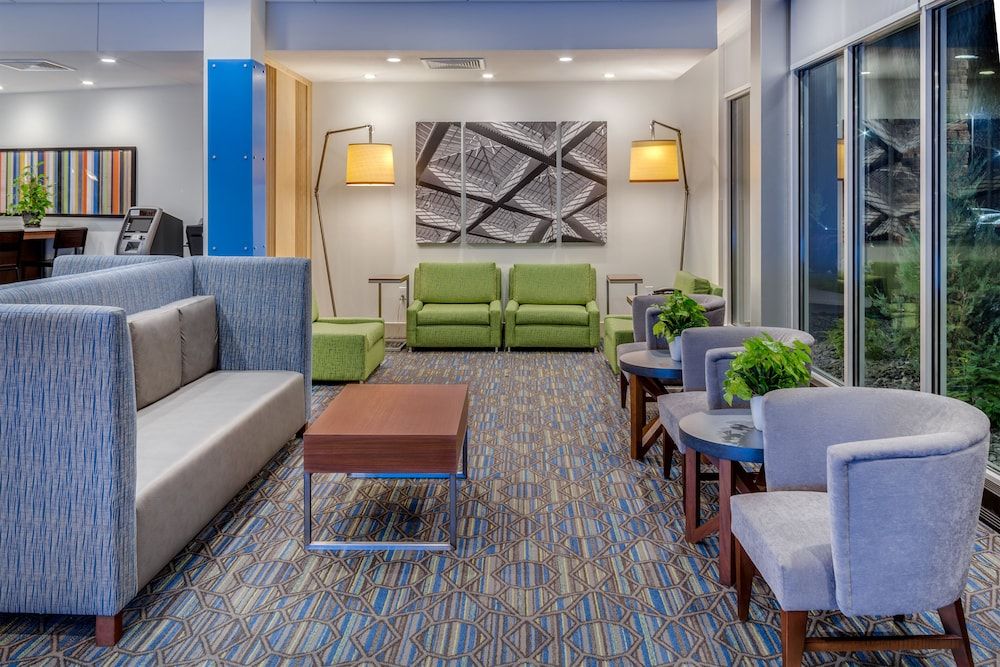 Holiday Inn Express & Suites Rice Lake by IHG 3