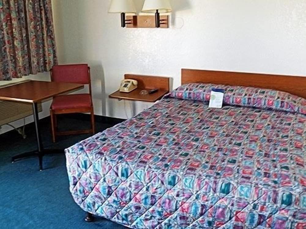 Rodeway Inn Fort Smith I-40 2