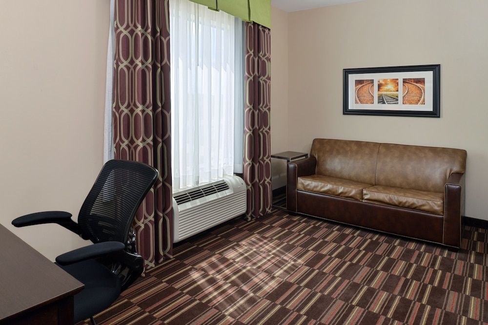 Holiday Inn Express Hotel & Suites Alva by IHG 3