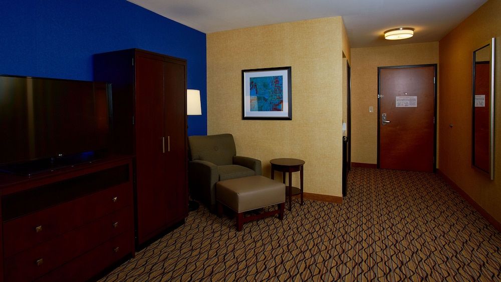 Holiday Inn Express Bordentown - Trenton South by IHG 3