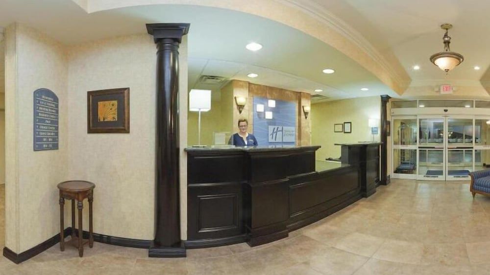 Holiday Inn Express Hotel & Suites Frankfort by IHG 2