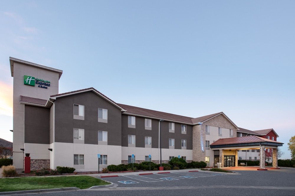 Holiday Inn Express and Suites Denver SW-Littleton 2 estrelas em Littleton