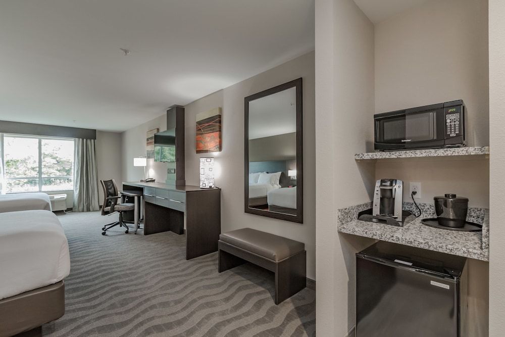 Holiday Inn Mishawaka by IHG 3