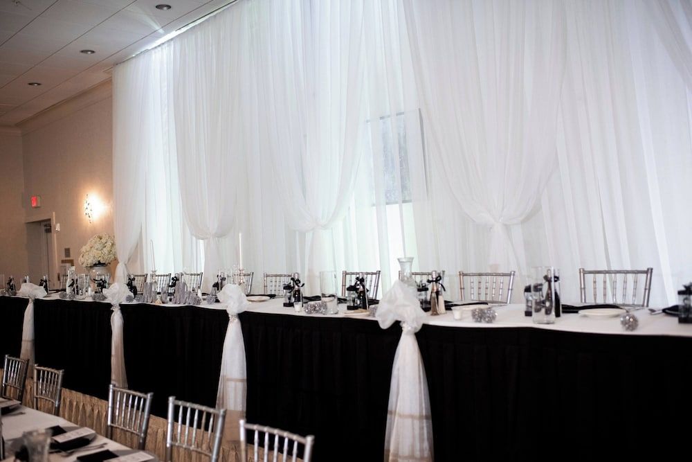 Delta Hotels by Marriott Utica 3