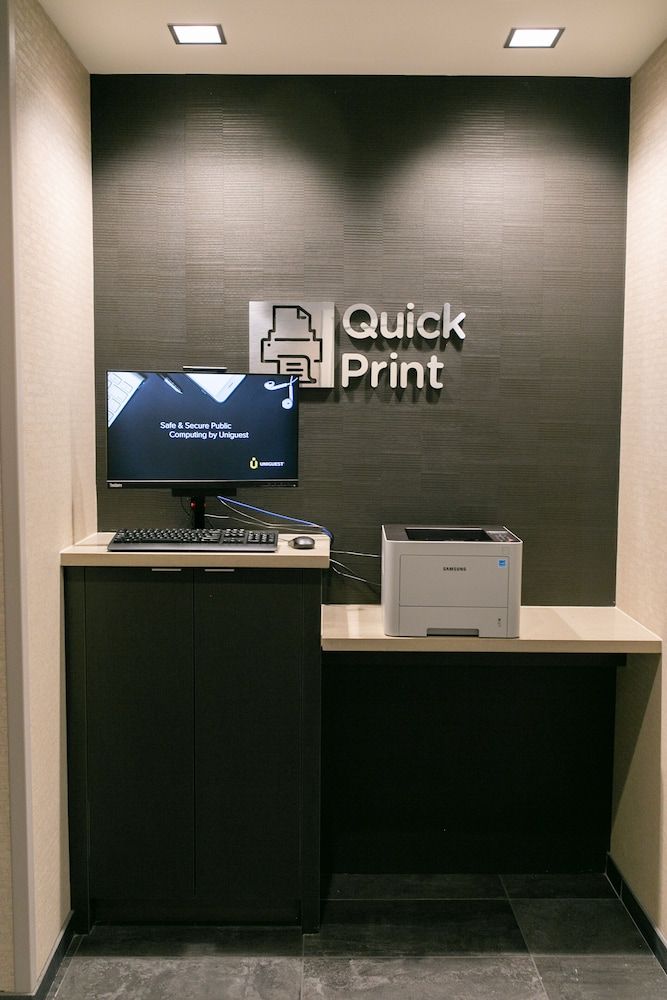 Courtyard by Marriott Albion 2