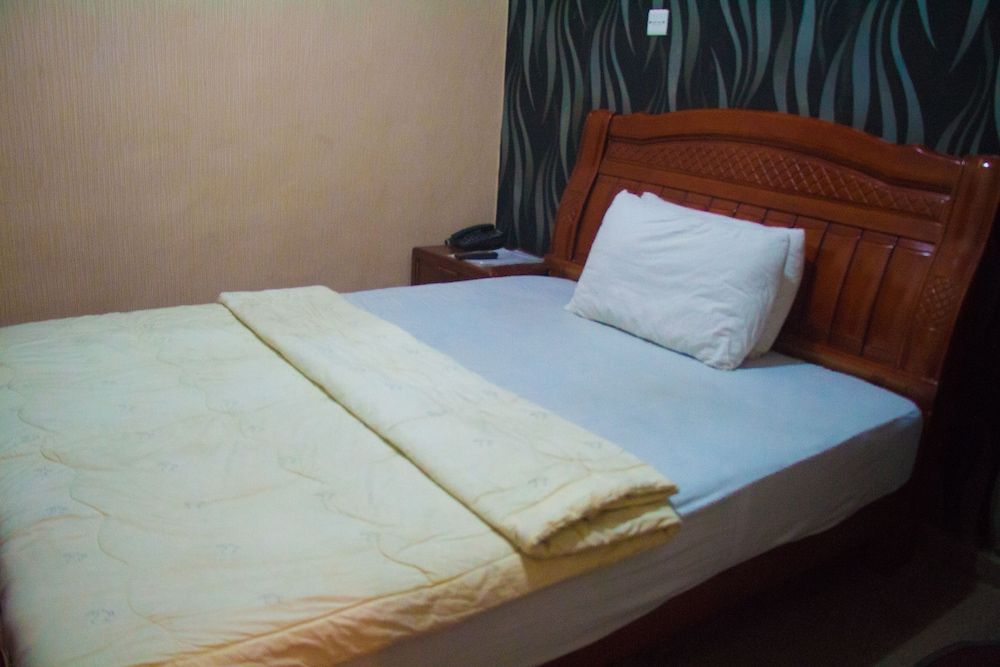 Owee's Place 3