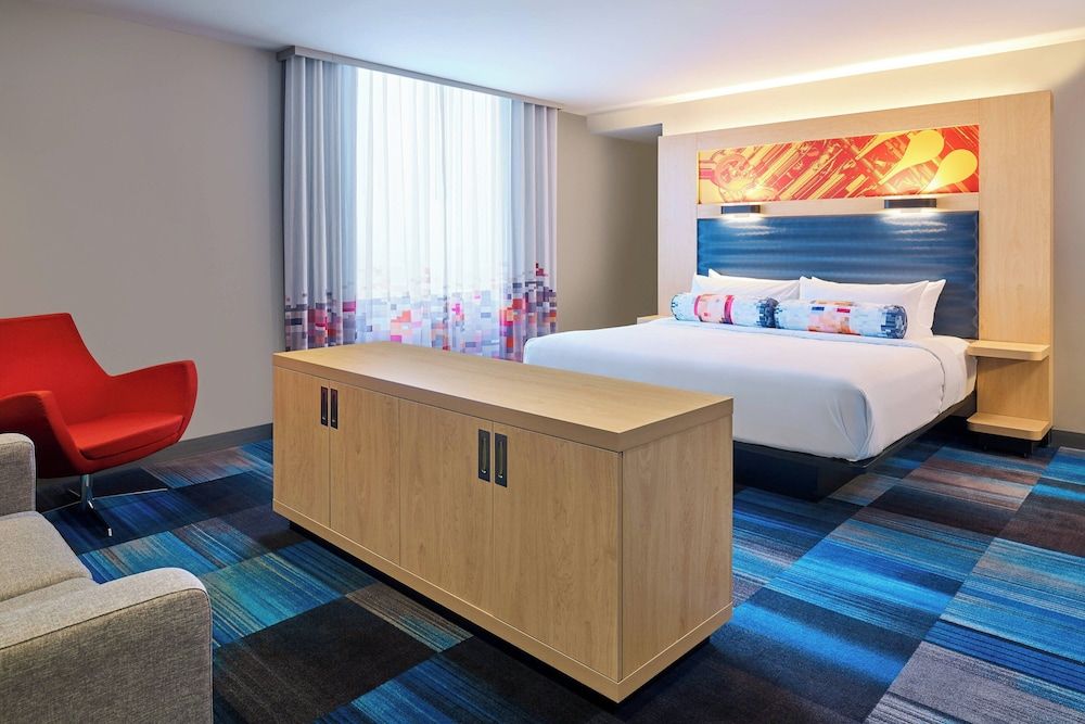 Aloft South Bend 3