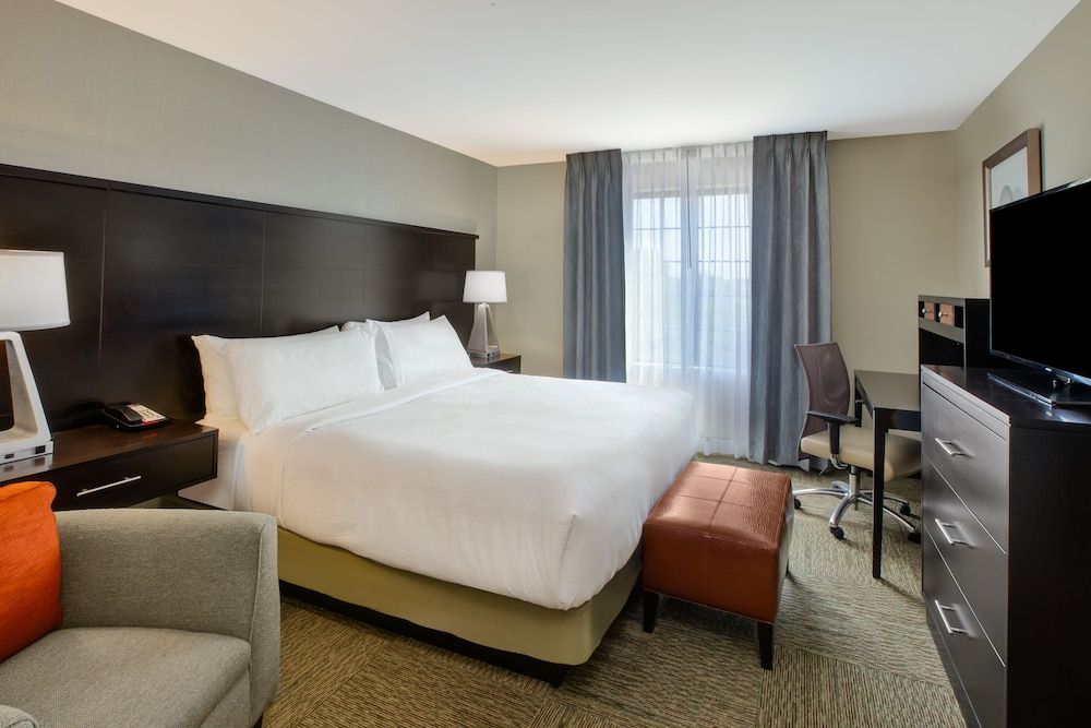 Staybridge Suites Benton Harbor - St. Joseph by IHG 3