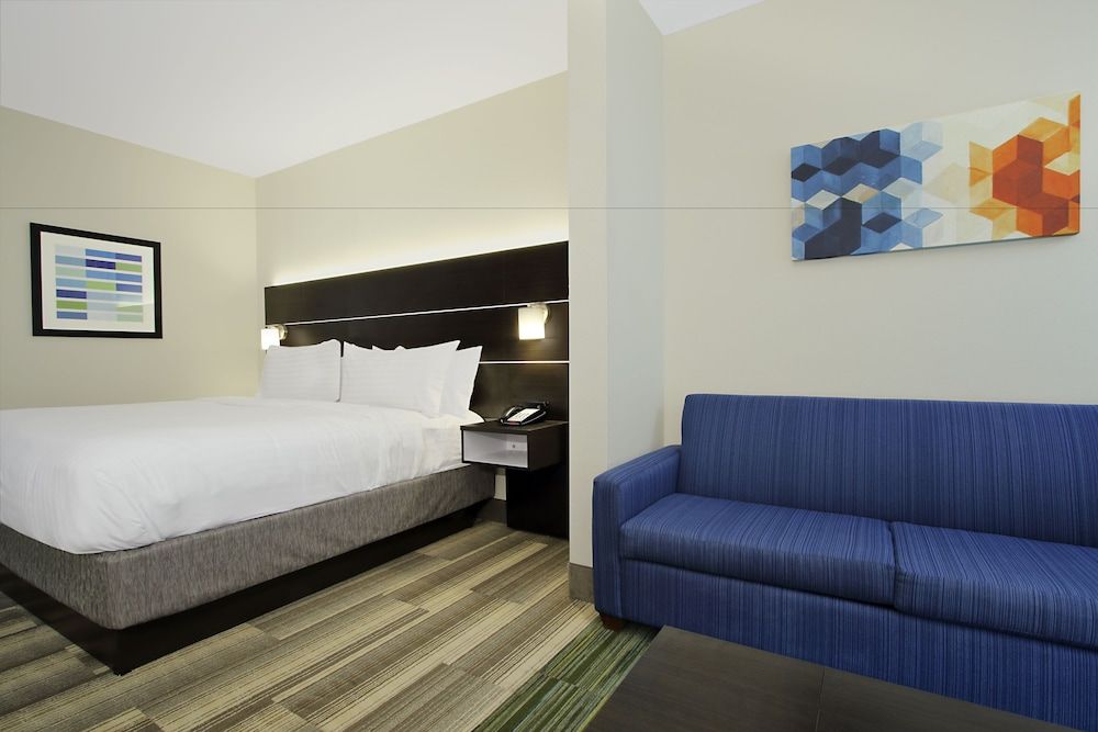 Holiday Inn Express & Suites Brookshire - Katy Freeway by IHG 3