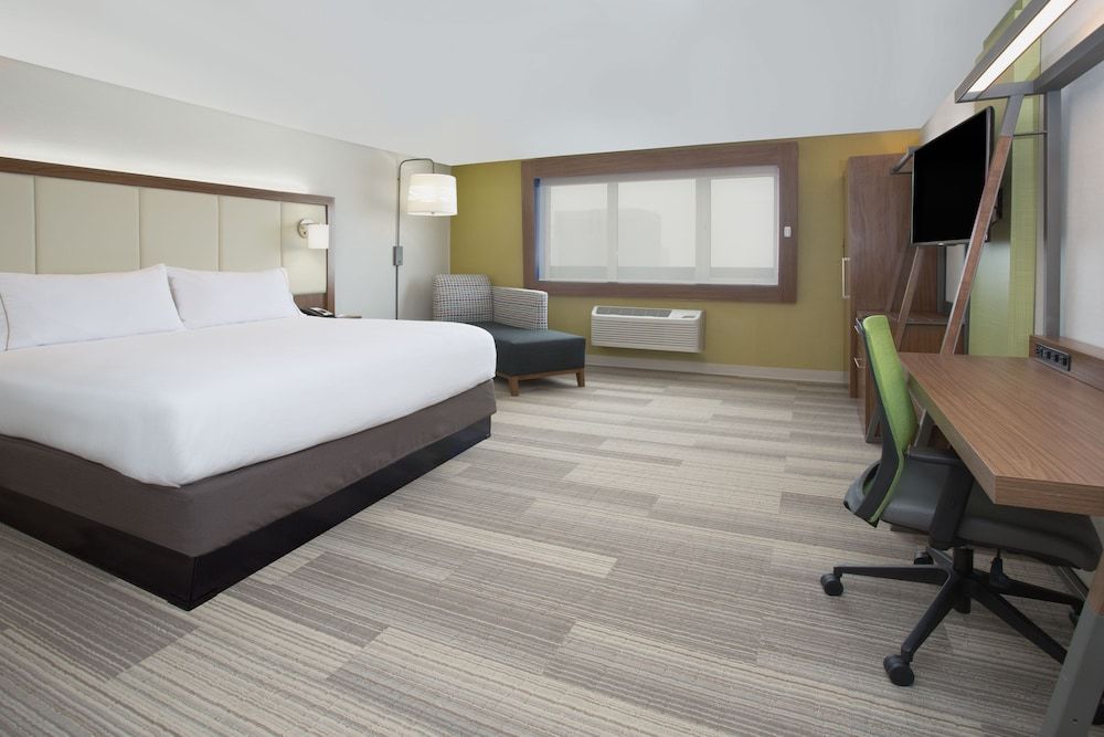 Holiday Inn Express & Suites Hammond by IHG 3