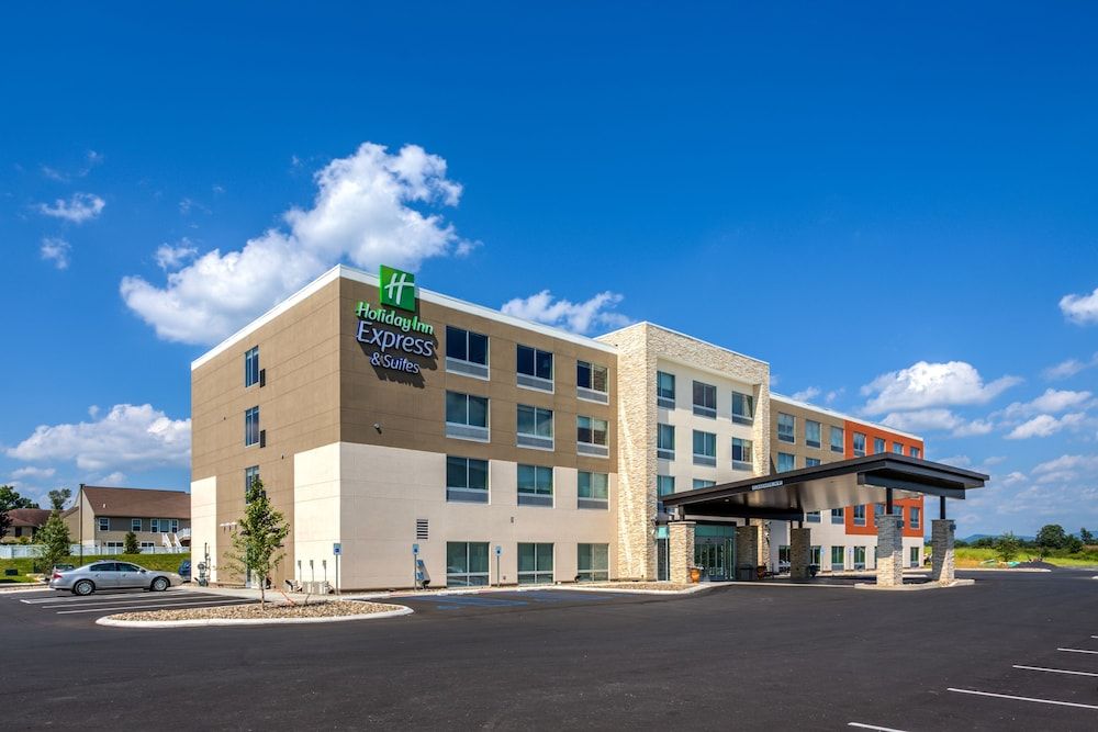 Holiday Inn Express & Suites Reedsville - State Coll Area by IHG 2 estrelas em Burnham