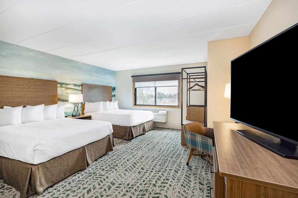 AmericInn by Wyndham Duluth South Black Woods Event Center 3