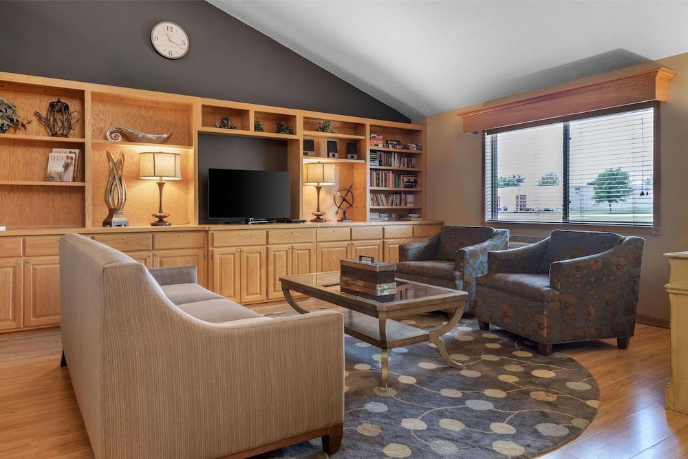 SureStay Plus Hotel by Best Western Litchfield 3