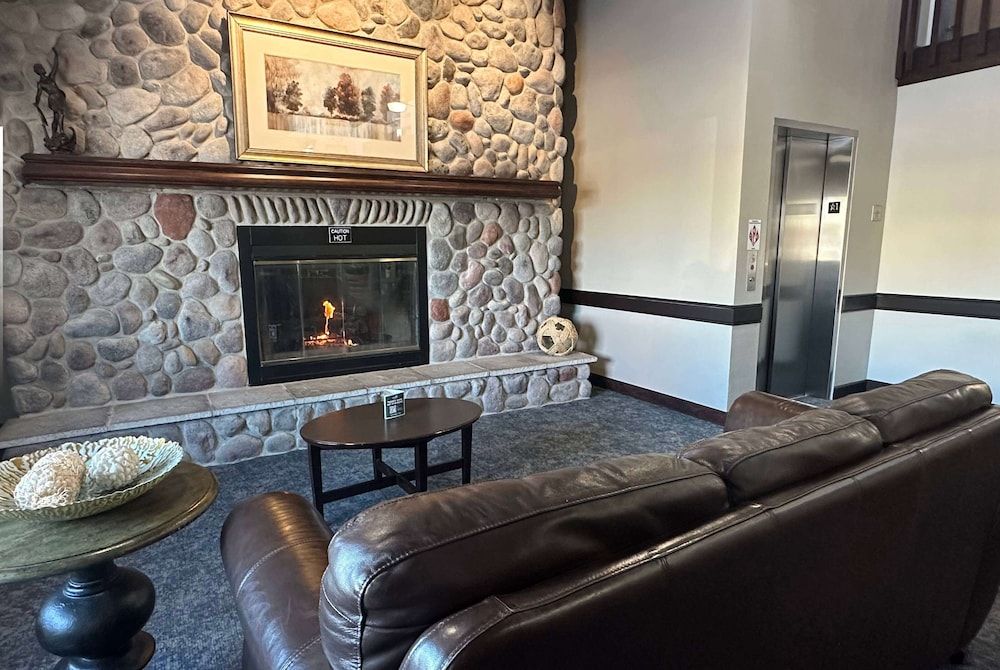 AmericInn by Wyndham Menominee 3