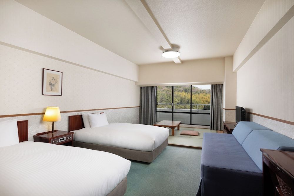 Mercure Kochi Tosa Resort & Spa 2