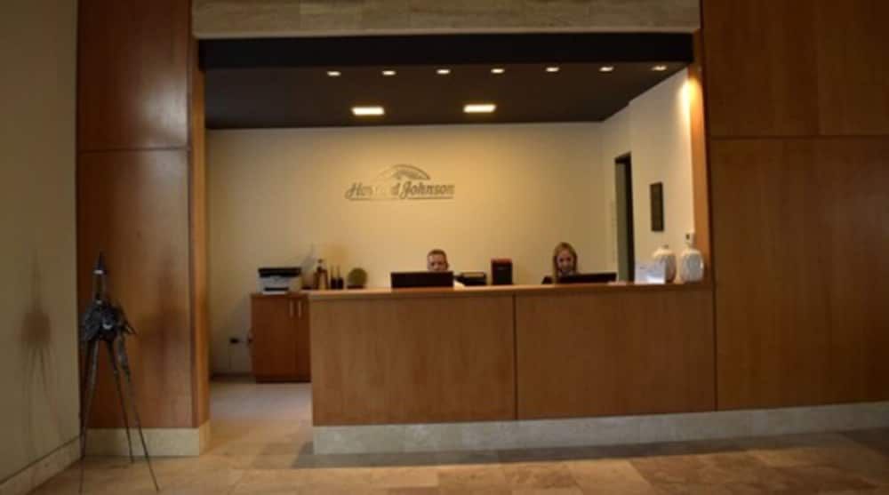 Howard Johnson by Wyndham San Francisco Resort & Conv Center 2