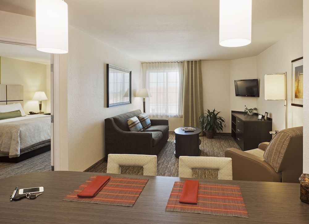 Candlewood Suites Valdosta Mall by IHG 3