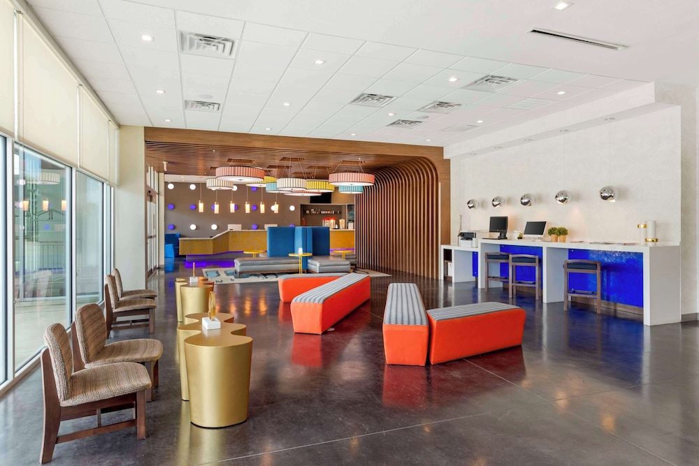 GLō Best Western Dallas South DeSoto 3