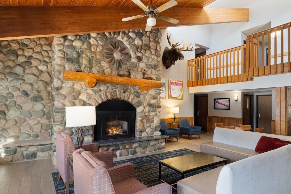 AmericInn by Wyndham Tofte Near Lake Superior 3