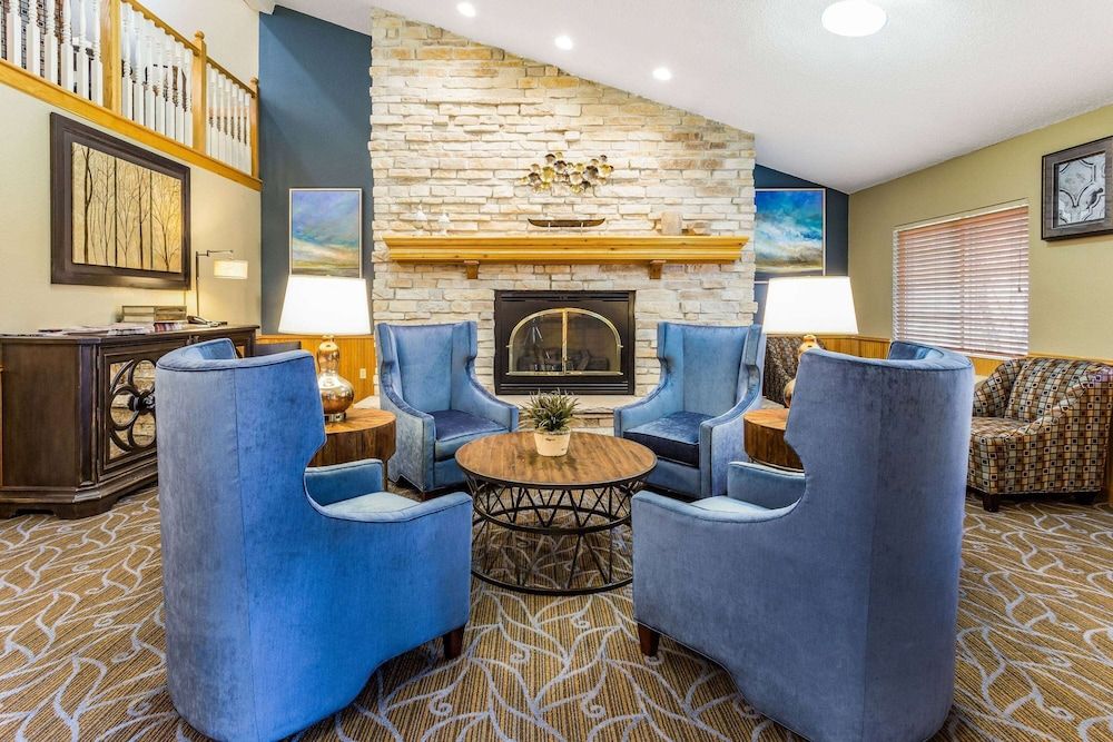 AmericInn by Wyndham Hotel and Suites Long Lake 2