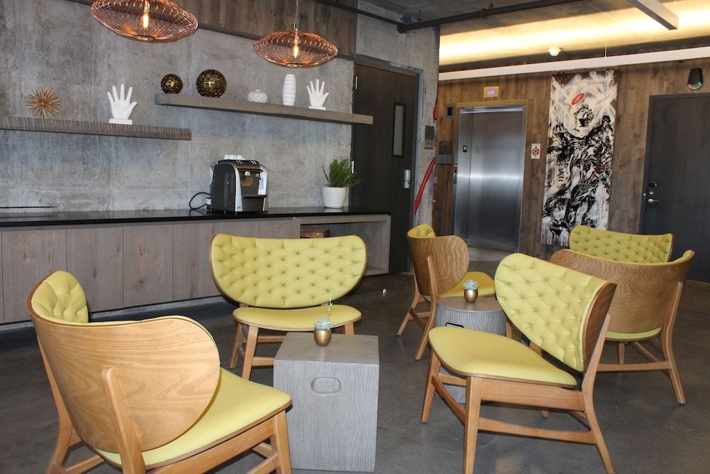 The Preston House & Hotel 3