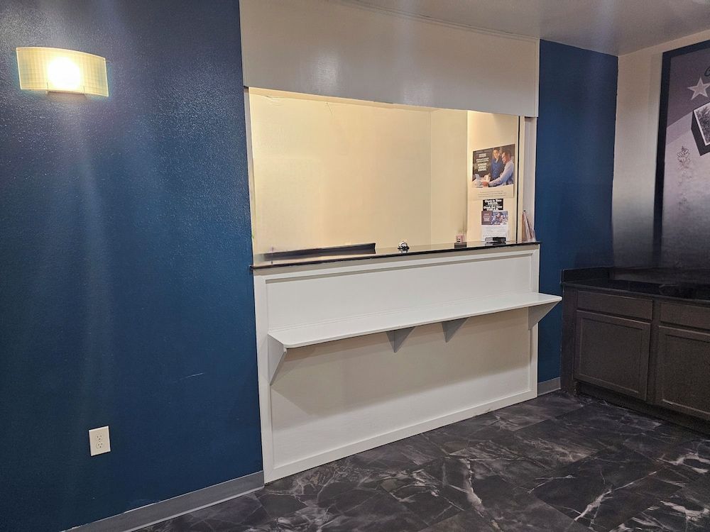 Super 8 by Wyndham Kenedy 2