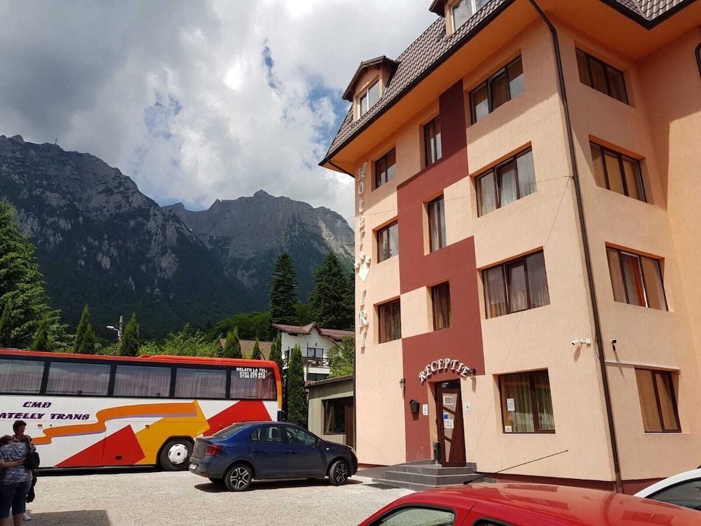 Iri Busteni Hotel 3 étoiles à Bușteni