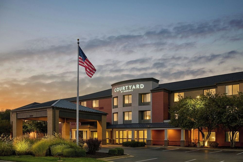 Courtyard by Marriott Kansas City Shawnee 3 estrelas em Shawnee