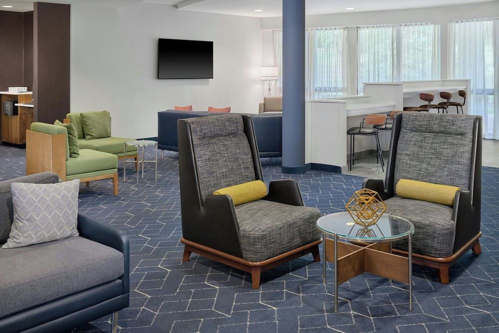 Courtyard by Marriott Kansas City Shawnee 2