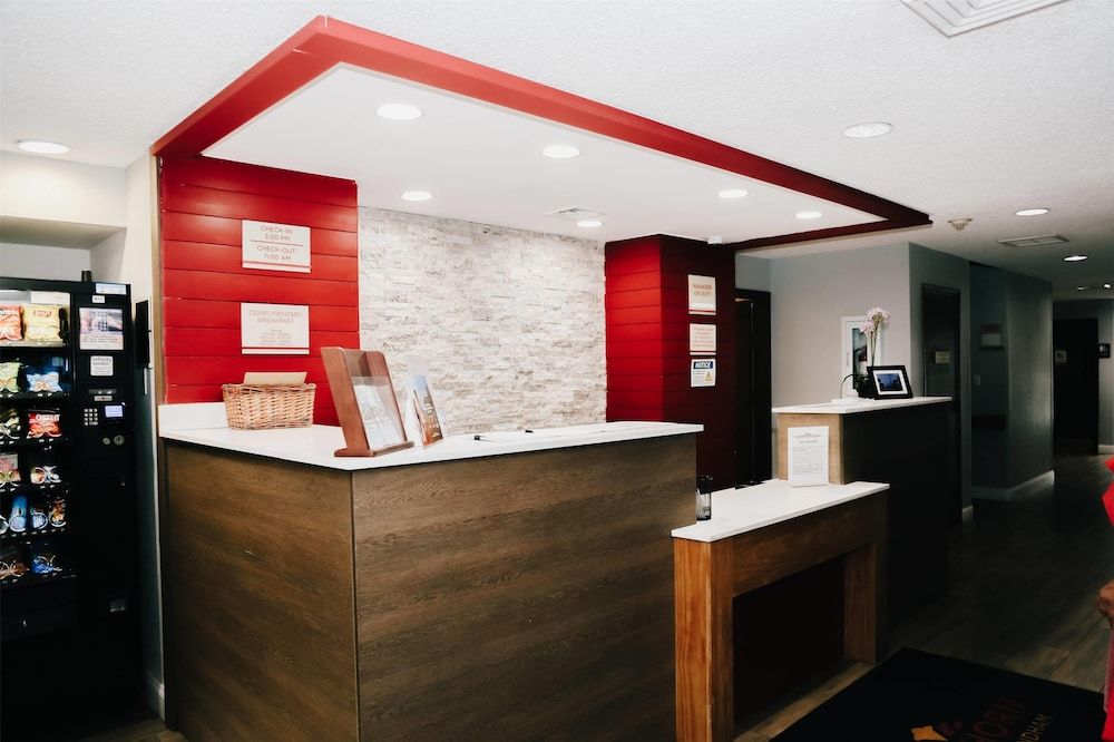 Hawthorn Suites by Wyndham Tinton Falls 2