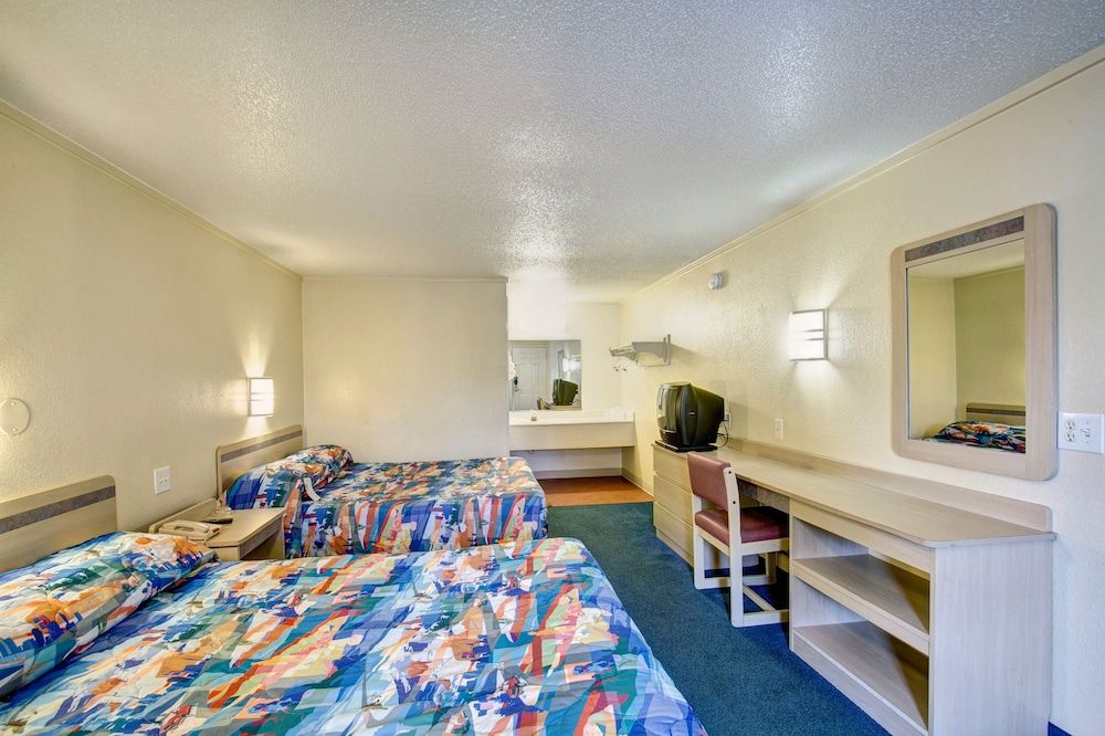 Knights Inn Burlington, NC 2