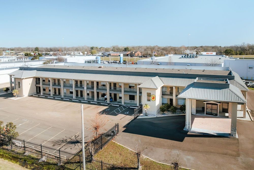 Super 8 by Wyndham Jackson MS Near the Fairgrounds 2 estrellas en Jackson