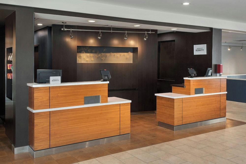 Courtyard by Marriott New Carrollton 2