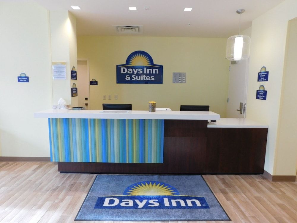 Days Inn & Suites by Wyndham Kearney 3