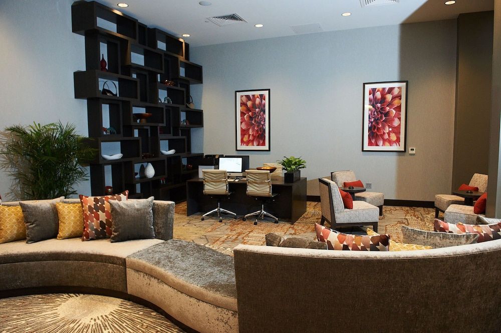 Holiday Inn & Suites Philadelphia W - Drexel Hill 2