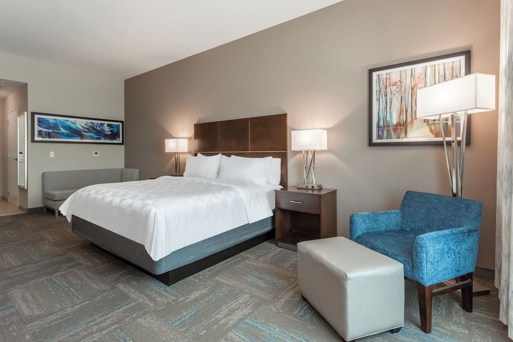 Holiday Inn Hotel & Suites Jefferson City by IHG 2