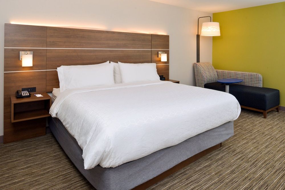 Holiday Inn Express & Suites Ottumwa by IHG 3