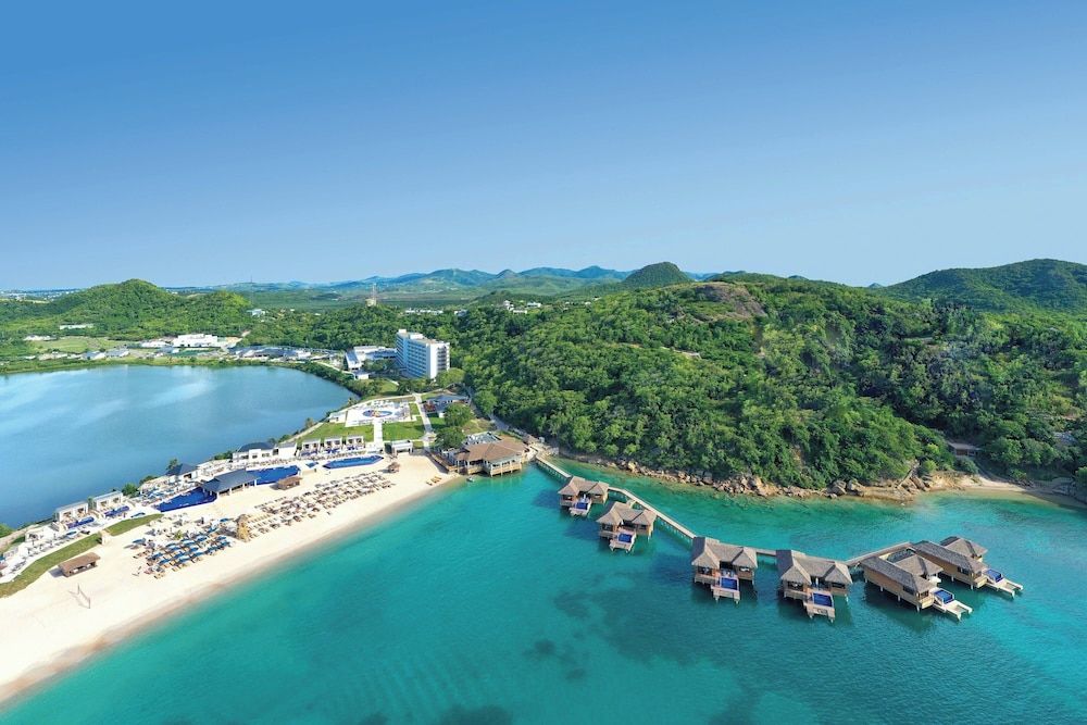 Royalton Antigua, An Autograph Collection All-Inclusive Resort 5 estrelas em Five Islands Village