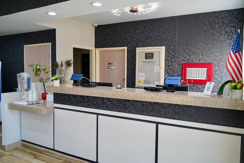 Clarion Inn Fairborn near Wright Patterson AFB 3