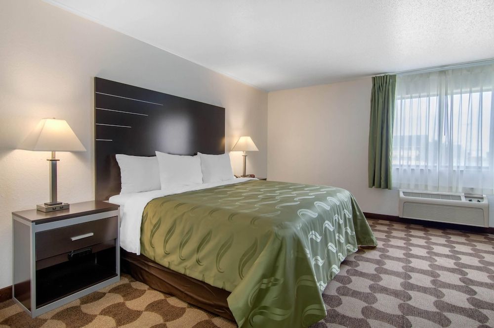 Quality Inn Russell 2 estrelas em Russell