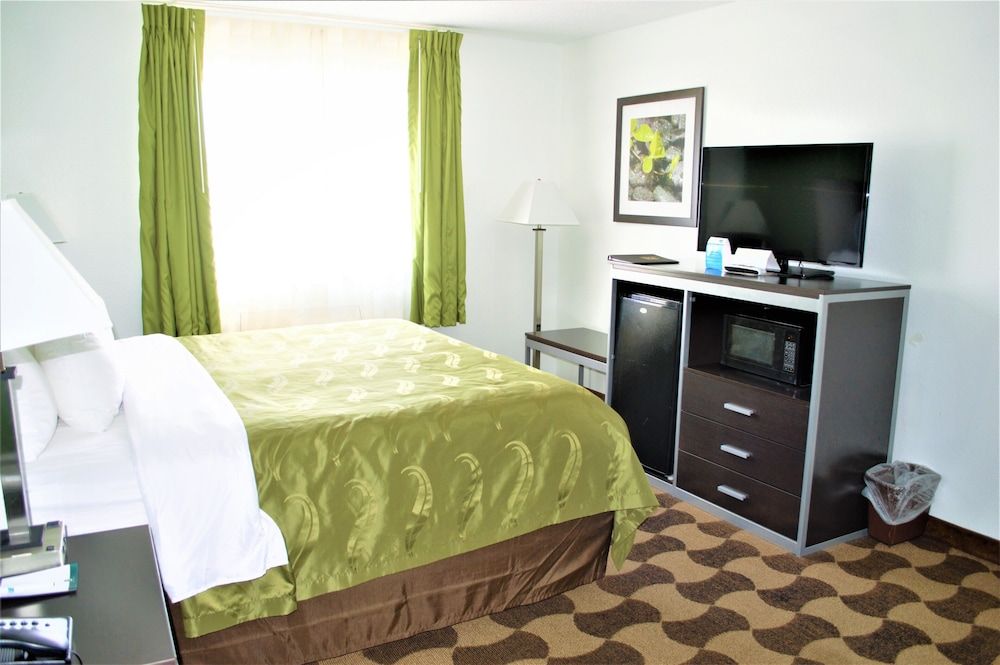 Quality Inn Russell 3