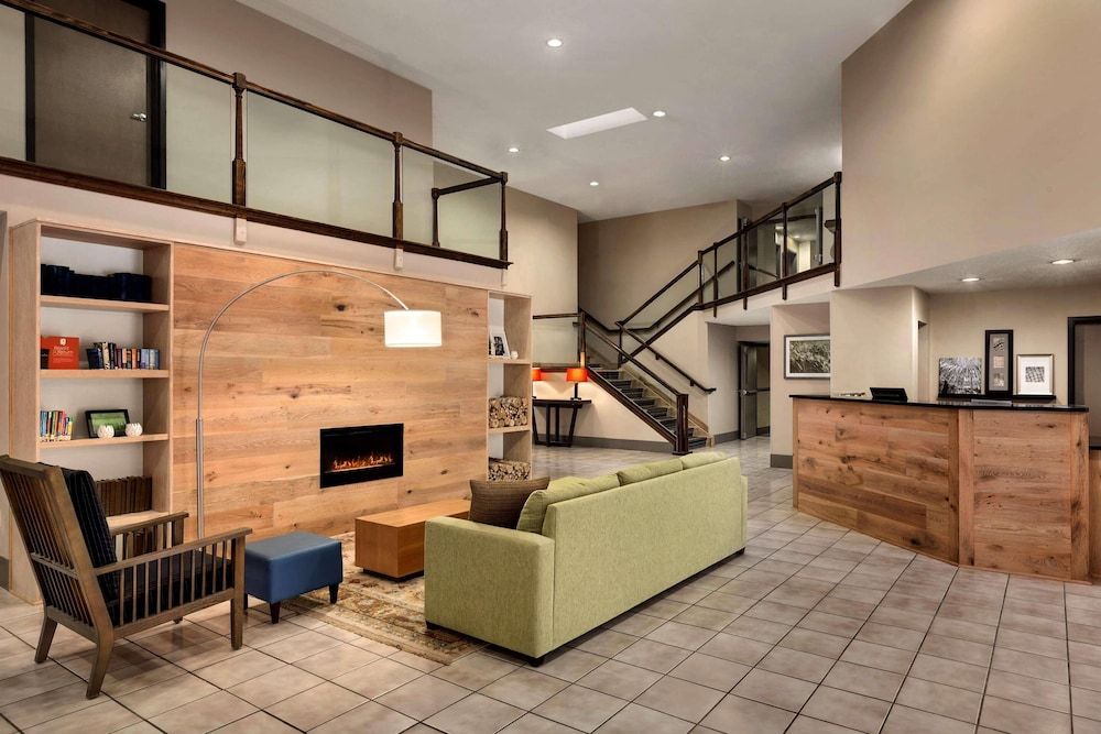 Country Inn & Suites by Radisson, Dahlgren-King George, VA 3