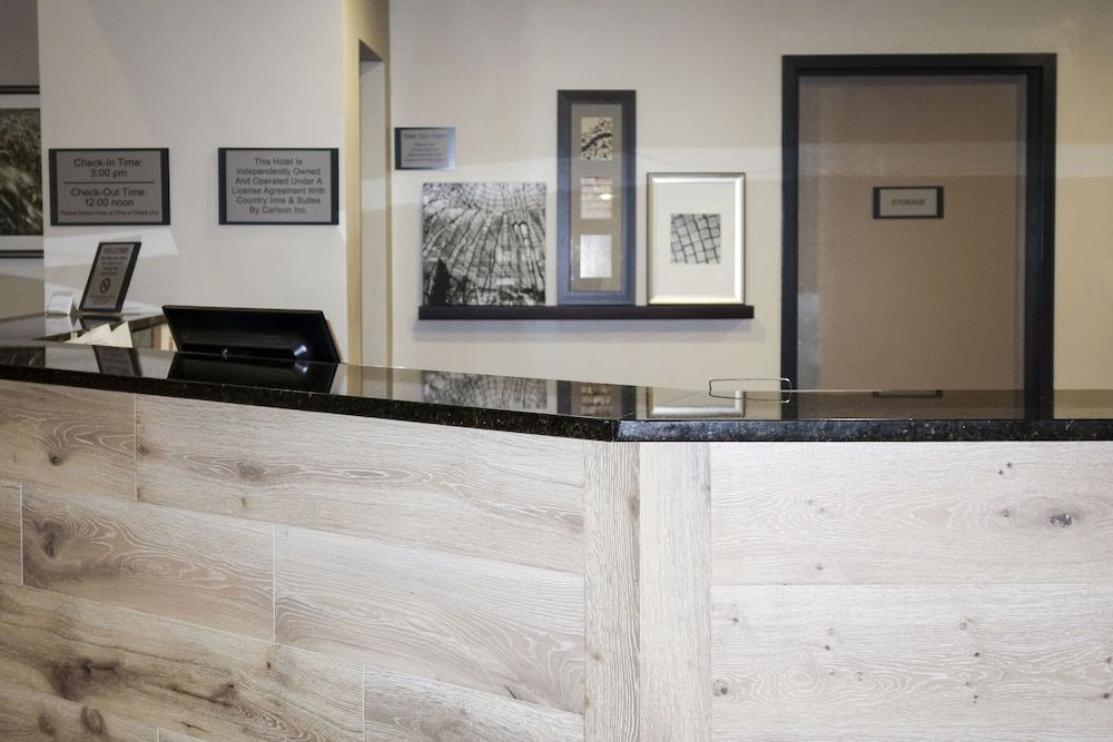 Country Inn & Suites by Radisson, Dahlgren-King George, VA 2