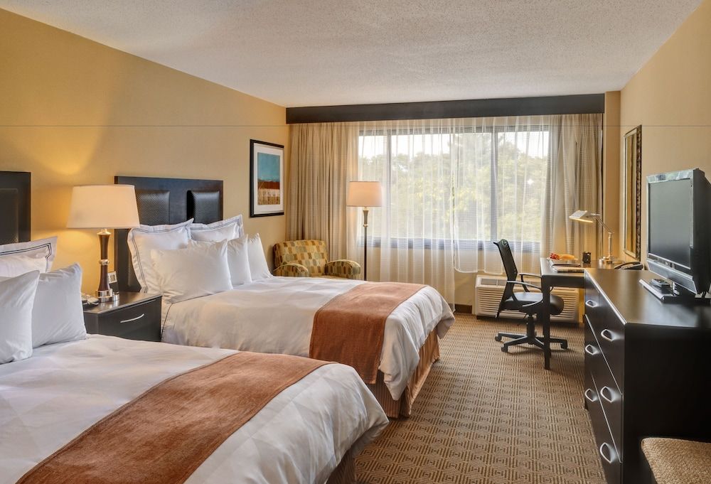 Radisson Hotel Freehold 3