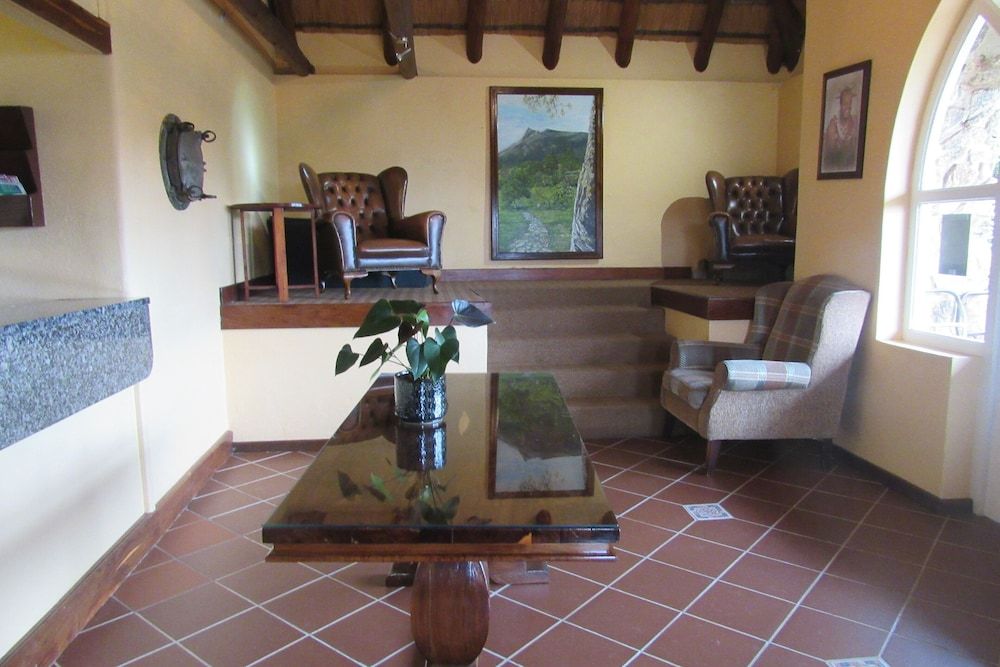 Emafini Country Lodge 2