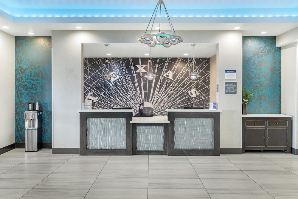 Best Western Plus Waller Hotel 3